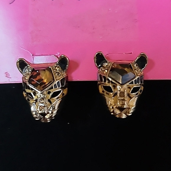 New Vintage! BETSEY JOHNSON Hollywood Glam Collection Tiger Head Stud Earrings. - Picture 5 of 6